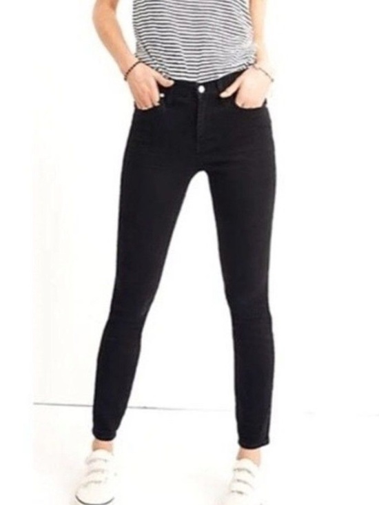 Madewell Denim - Madewell Skinny Skinny Ankle Jeans in Black size 30